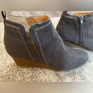 NEW! Women's Gray Wedge Booties - Size 10 DV8 Blythe Whipstitch